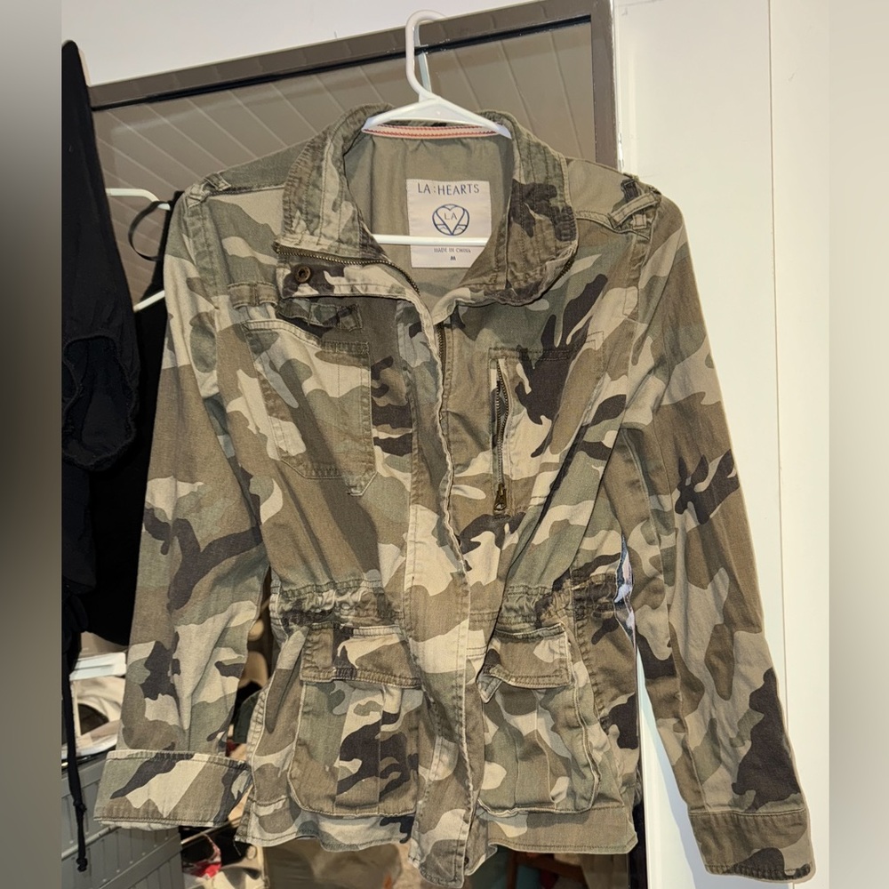 Pacsun LA Hearts - Camo Jacket - Army Utility
Jacket - Size: medium womens